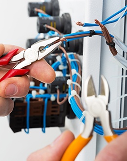 lucrari instalatii electrice targoviste