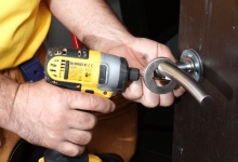 Service Reparatii Usi Metalice-Lemn-Termopan-Ferestre Brasov Reparatii Deblocari Usi Brasov